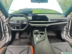 2023 Changan UNI-V 1.5T Premium, белый — фото 10