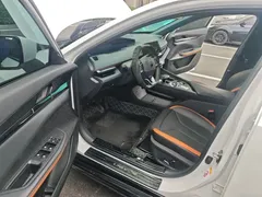2023 Changan UNI-V 1.5T Premium, белый — фото 17