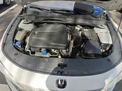 2023 Changan UNI-V 1.5T Premium, белый — фото 21
