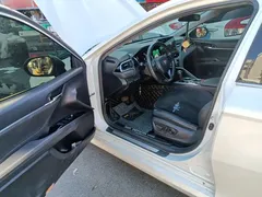 2021 Toyota Camry 2.0G Luxury, белый — фото 12