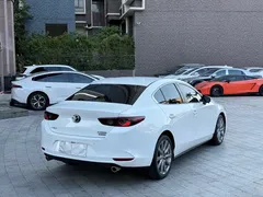 2021 Mazda 3 2.0L AT, белый — фото 9