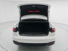2022 Audi A4L 40 TFSI Luxury Sport, белый — фото 10