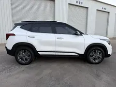 2023 Kia Seltos 1.5L CVT Luxury, белый — фото 7