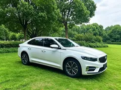 2023 Geely Preface 1.5TD, белый — фото 3