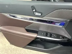 2023 BMW 7 Series 740Li Leading Luxury Package, чёрный — фото 3