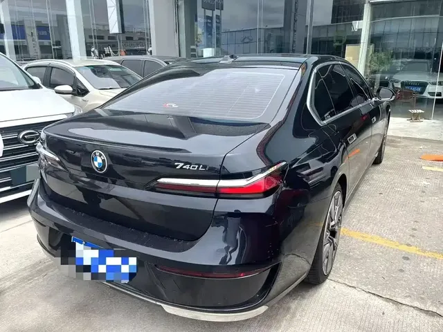 2023 BMW 7 Series 740Li Leading Luxury Package