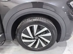 2021 Volkswagen Talagon 330TSI 2WD Luxury, чёрный — фото 17