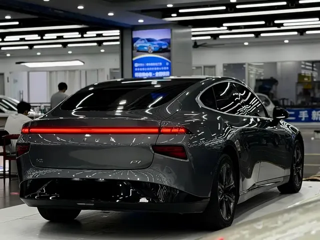 2022 Xpeng P7 480N