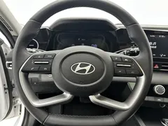 2023 Hyundai Elantra 1.5L CVT GLX Elite, белый — фото 17