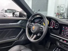 2022 Porsche 911 Turbo S Cabriolet 3.7T, чёрный — фото 35