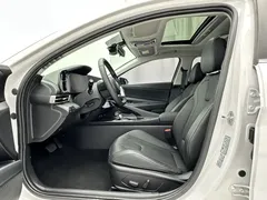 2022 Hyundai Elantra 1.5L CVT LUX Premium, белый — фото 4