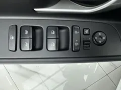 2022 Hyundai Elantra 1.5L CVT LUX Premium, белый — фото 14