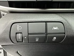 2022 Hyundai Elantra 1.5L CVT LUX Premium, белый — фото 16
