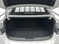 2022 Hyundai Elantra 1.5L CVT LUX Premium, белый — фото 21