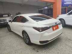 2022 Lexus ES 200 Excellence, белый — фото 6