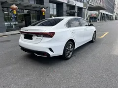 2023 Kia Cerato 1.5L CVT Luxury, белый — фото 6