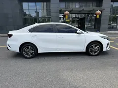 2023 Kia Cerato 1.5L CVT Luxury, белый — фото 7