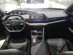2022 Changan UNI-V 1.5T Premium — фото 6
