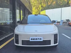 2025 Li Auto i6 4WD Standard — фото 2