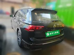 2021 Volkswagen Tiguan L 430PHEV Premium, чёрный — фото 4