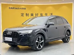 2021 Audi Q7 55 TFSI quattro S line Sport, чёрный — фото 13