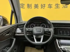 2021 Audi Q7 55 TFSI quattro S line Sport, чёрный — фото 15