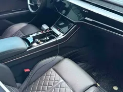2022 Audi A8L 50 TFSI quattro Comfort Collector's Edition, чёрный — фото 9
