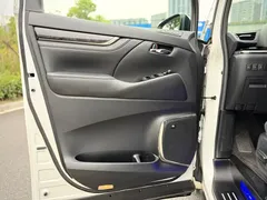 2020 Toyota Vellfire Hybrid 2.5L HV Luxury, белый — фото 10