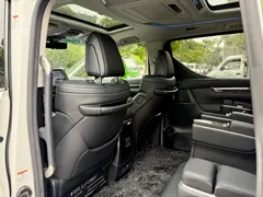 2020 Toyota Vellfire Hybrid 2.5L HV Luxury, белый — фото 15