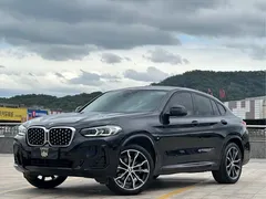 2022 BMW X4 30i M Sport Package, чёрный — фото 1