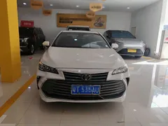 2021 Toyota Avalon 2.5L Luxury, белый — фото 2