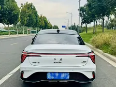 2024 Hongqi H6 2.0T, белый — фото 8