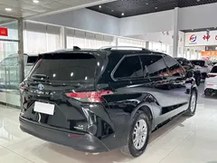 2021 Toyota Sienna 2.5L Hybrid Comfort, чёрный — фото 9
