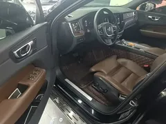 2023 Volvo XC60 T8 PHEV Long Range 4WD Luxury, чёрный — фото 16