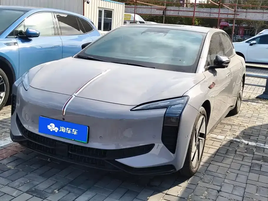 2025 Hongqi EH7 640 4WD