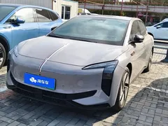 2025 Hongqi EH7 640 4WD — фото 1