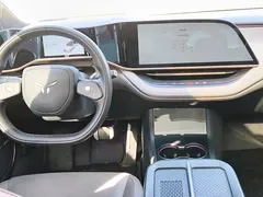 2025 Hongqi EH7 640 4WD — фото 12
