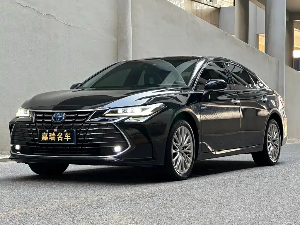 2022 Toyota Avalon Hybrid 2.5L XLE Premium