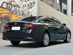 2022 Toyota Avalon Hybrid 2.5L XLE Premium, чёрный — фото 5