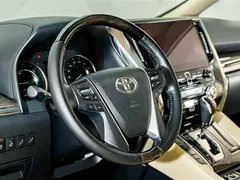 2021 Toyota Alphard Hybrid 2.5L Premium, белый — фото 11