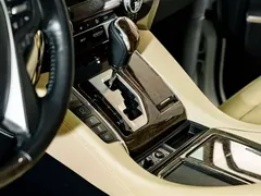 2021 Toyota Alphard Hybrid 2.5L Premium, белый — фото 12