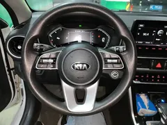 2021 Kia Cerato 1.5L CVT Fashion, белый — фото 11