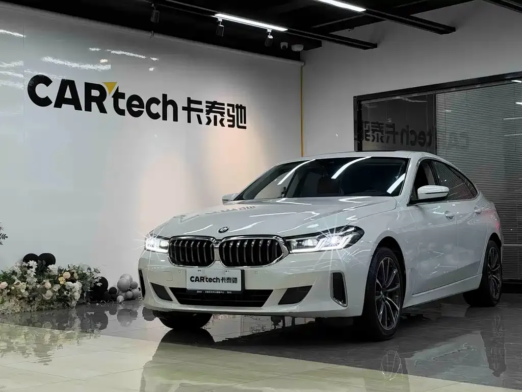 2022 BMW 6 Series GT 630i Luxury Design Package