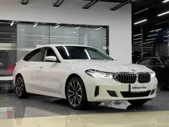 2022 BMW 6 Series GT 630i Luxury Design Package, белый — фото 2