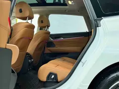 2022 BMW 6 Series GT 630i Luxury Design Package, белый — фото 9