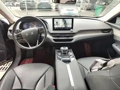 2023 Hongqi E-QM5 EV 560km PLUS, чёрный — фото 10