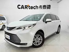 2021 Toyota Sienna 2.5L Hybrid Premium, белый — фото 1