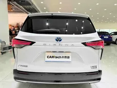 2021 Toyota Sienna 2.5L Hybrid Premium, белый — фото 5