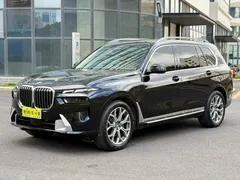2023 BMW X7 xDrive40i Luxury Package, чёрный — фото 3