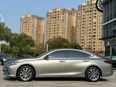 2023 Lexus ES 200 Excellence — фото 3